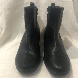 Aerosoles Heelrest Black Ankle Boots Side Zipper Wedge Heel Size 9.5